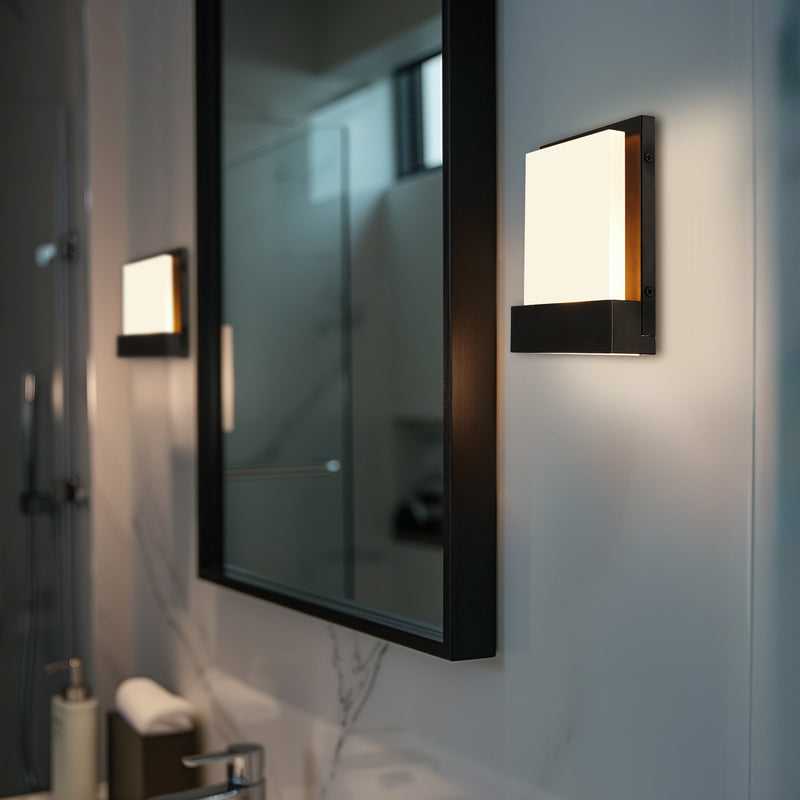 Everett 7" Modern 8W Integrated LED (40W eq.) Bathroom / Wall Light