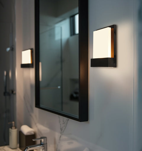 Everett 7" Modern 8W Integrated LED (40W eq.) Bathroom / Wall Light